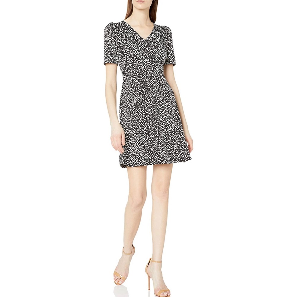 Lark & Ro Women's Florence Gathered Detail Half Sleeve V-Neck Dress size 2